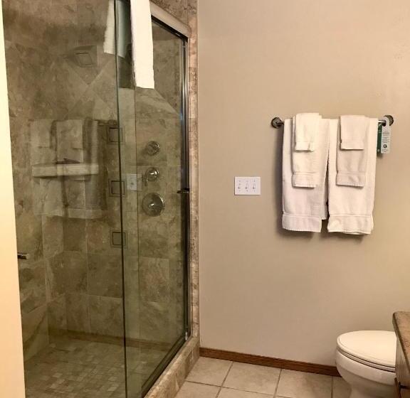 غرفة ديلوكس مطلّة علي البحر مزوَّدة بشُرفة, Bay Breeze Resort