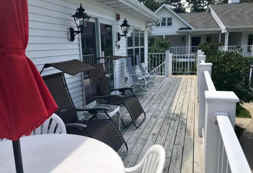 غرفة ديلوكس مطلّة علي البحر مزوَّدة بشُرفة, Bay Breeze Resort