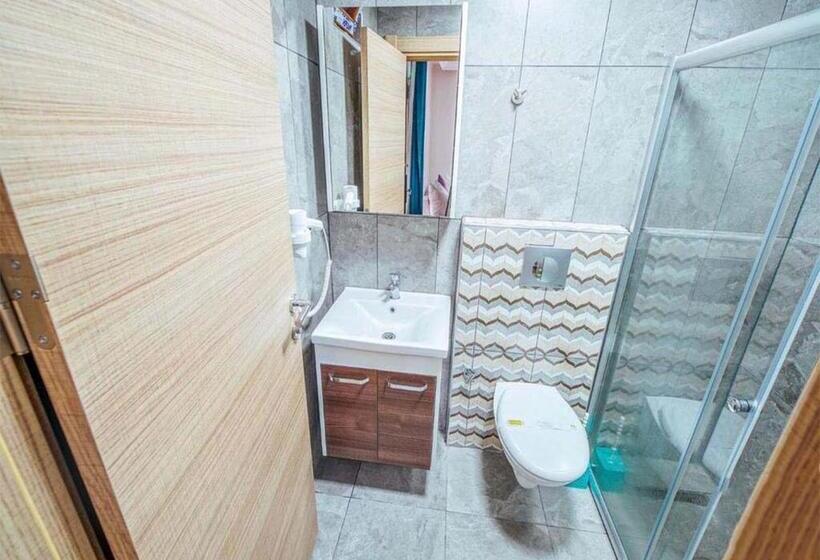 Apartamento 1 Quarto Rés-do-chão, Nehir Suite