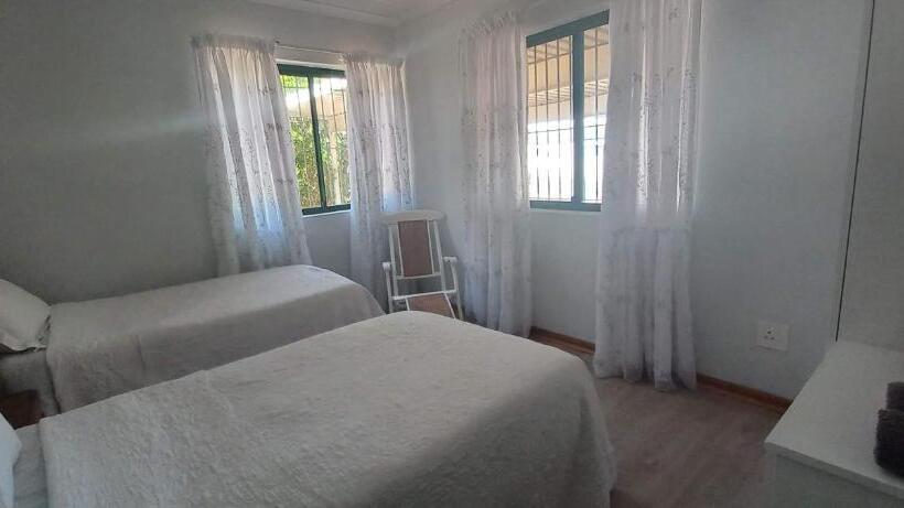 شقة غرفة واحدة مطلة على الحديقة, 14 Penguin Place, Melkbosstrand