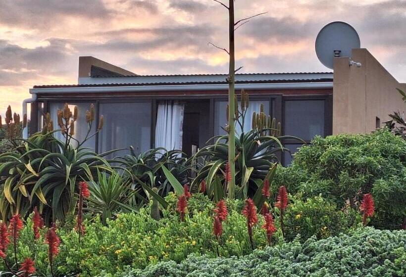 منزل غرفتين نوم, 14 Penguin Place, Melkbosstrand