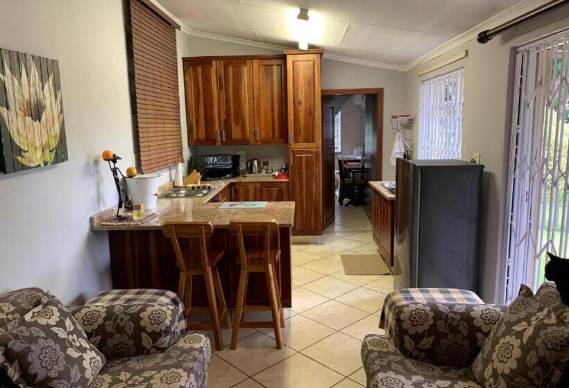 شقة غرفة واحدة مطلة على الحديقة, Jelani Guest House