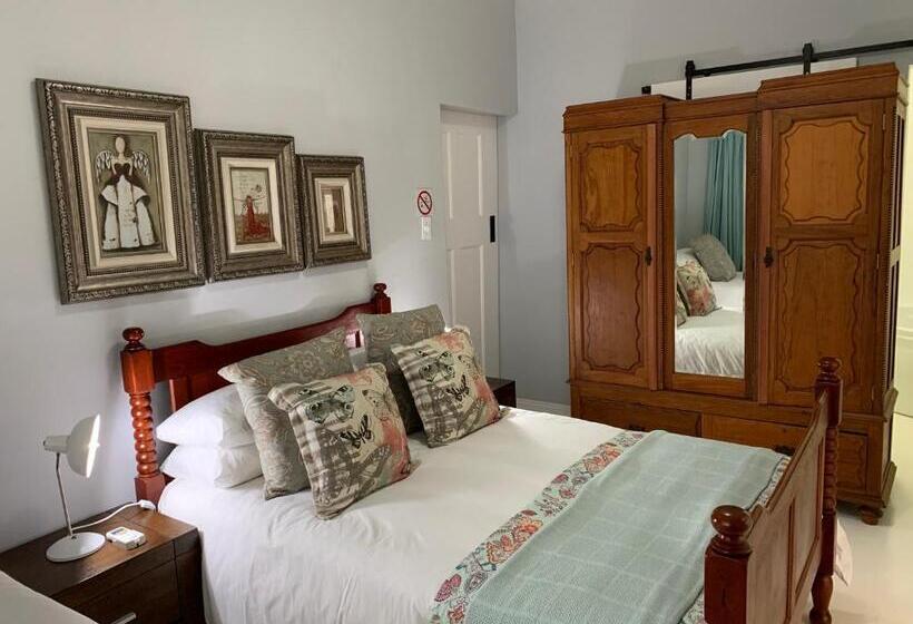 جناح عائلي, Jelani Guest House