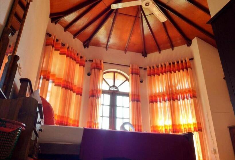 Номер Стандарт, Lassana Villa