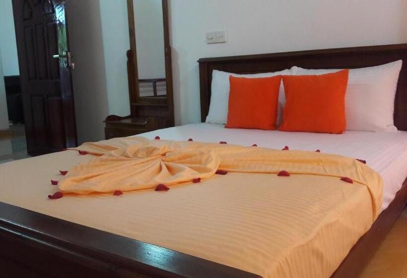 Номер Стандарт, Lassana Villa