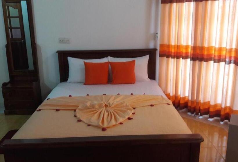 Номер Стандарт, Lassana Villa