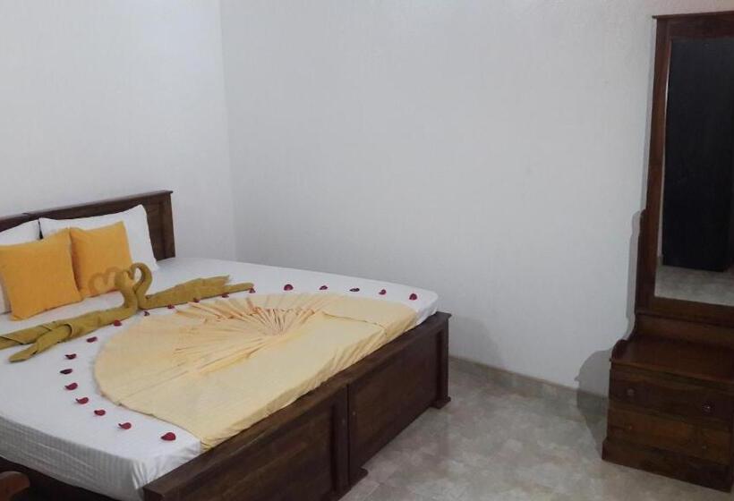 Номер Стандарт, Lassana Villa