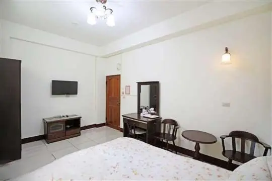 اتاق استاندارد, Plum Inn 1