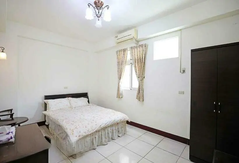 اتاق استاندارد, Plum Inn 1