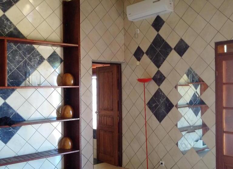 اتاق لوکس با بالکن و چشمانداز دریا, Villa Pistaches