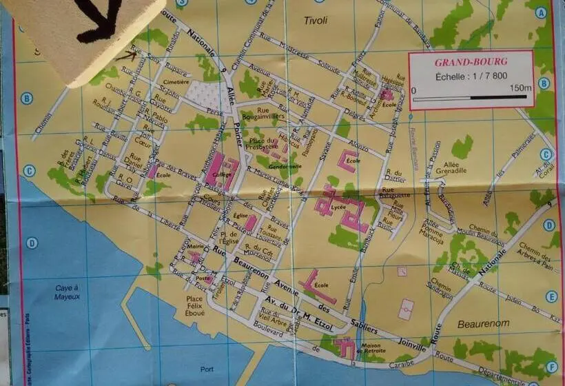 اتاق استاندارد سه تخته با چشمانداز باغ, Villa Pistaches