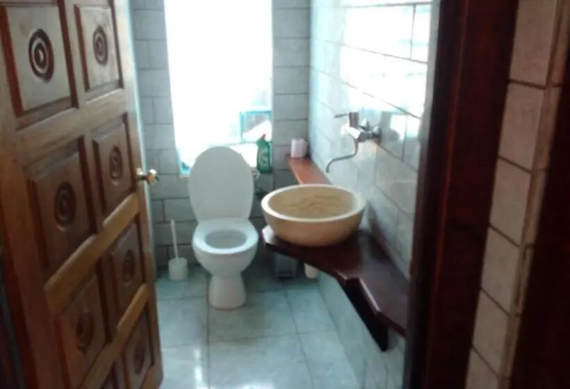 اتاق استاندارد سه تخته با چشمانداز باغ, Villa Pistaches