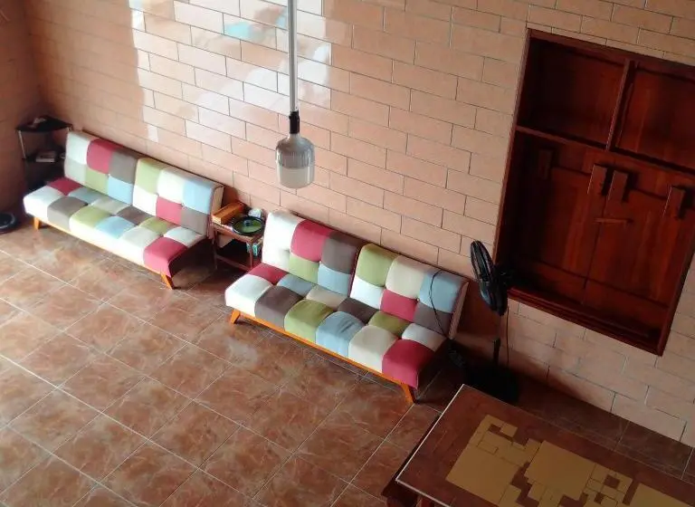 اتاق راحتی سه تخته, Villa Pistaches