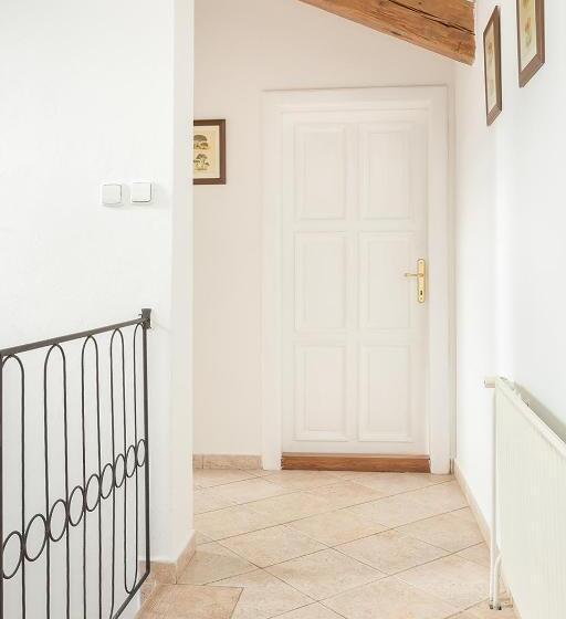 Juniorsvit, Penzion Dvorce