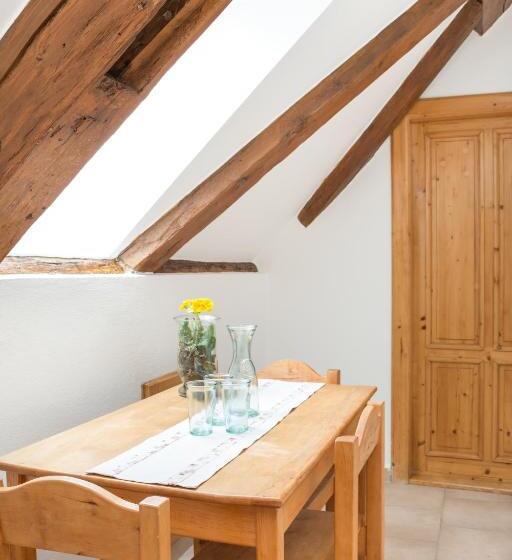 Economy Triple Room, Penzion Dvorce
