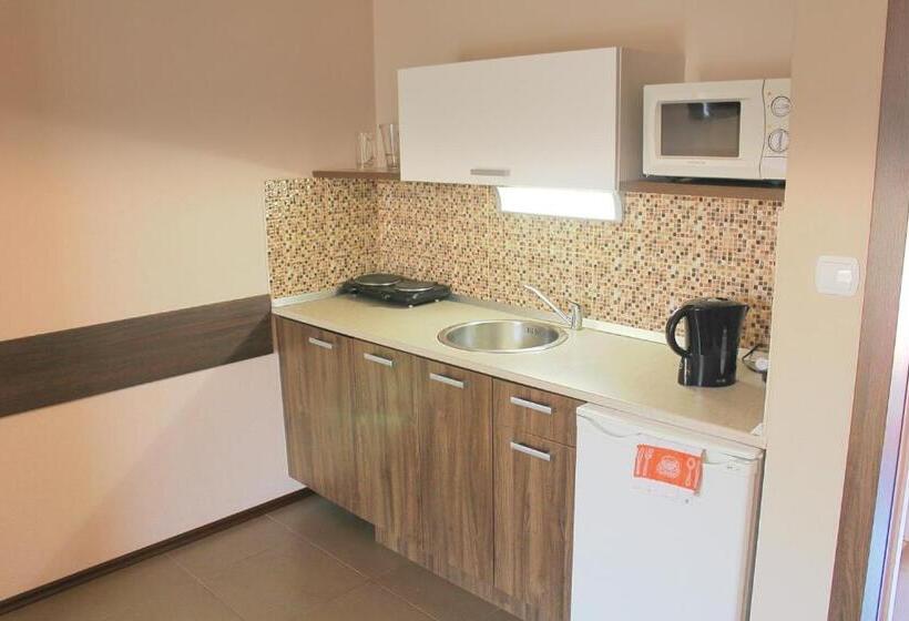 استودیوی استاندارد, Toskána