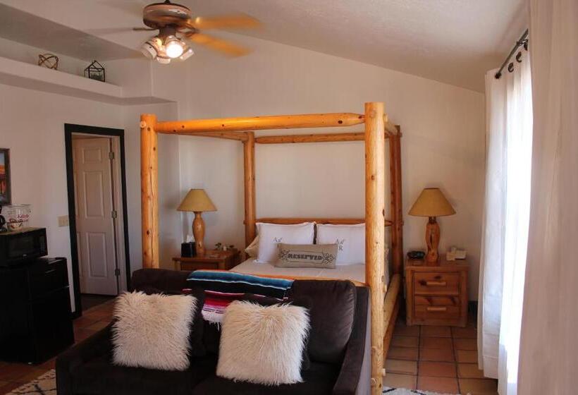 غرفة قياسية لذوى الاحتياجات الخاصة, Adobe Rose Boutique Inn