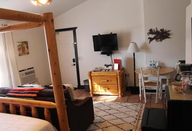 غرفة قياسية لذوى الاحتياجات الخاصة, Adobe Rose Boutique Inn