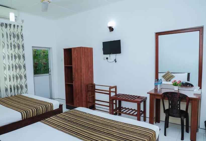 Четырехместный Номер Deluxe, Bon Voyaage Tourist Inn