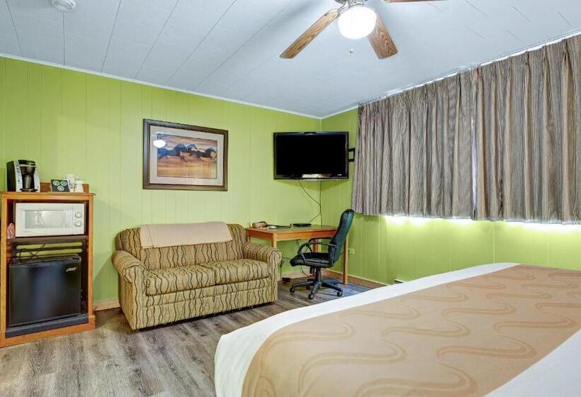 غرفة قياسية ثلاثية, Four Seasons Lodge