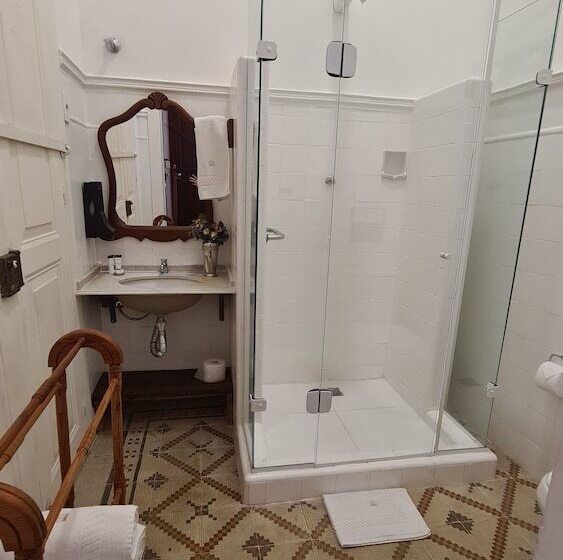 اتاق لوکس سه تخته, Pousada Dom Petropolis