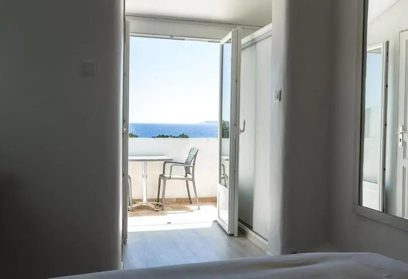 اتاق استاندارد با بالکن و چشم‌انداز دریا, Hôtel Beau Site