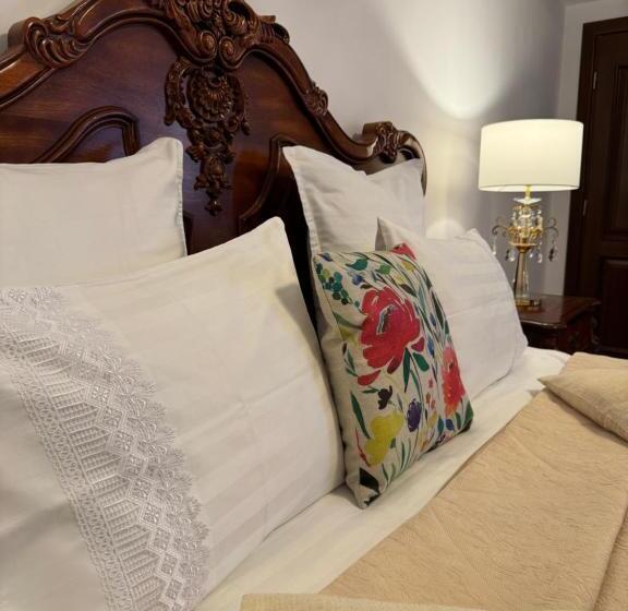 غرفة قياسية مزوَّدة بجاكوزي, Cetatea Medievala