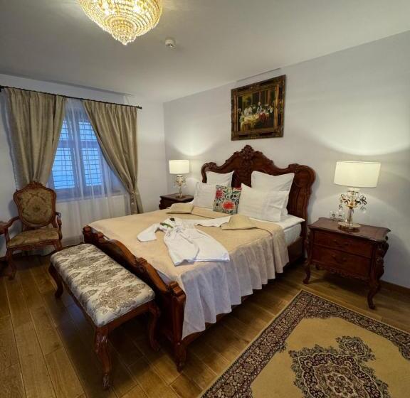 غرفة قياسية مزوَّدة بجاكوزي, Cetatea Medievala