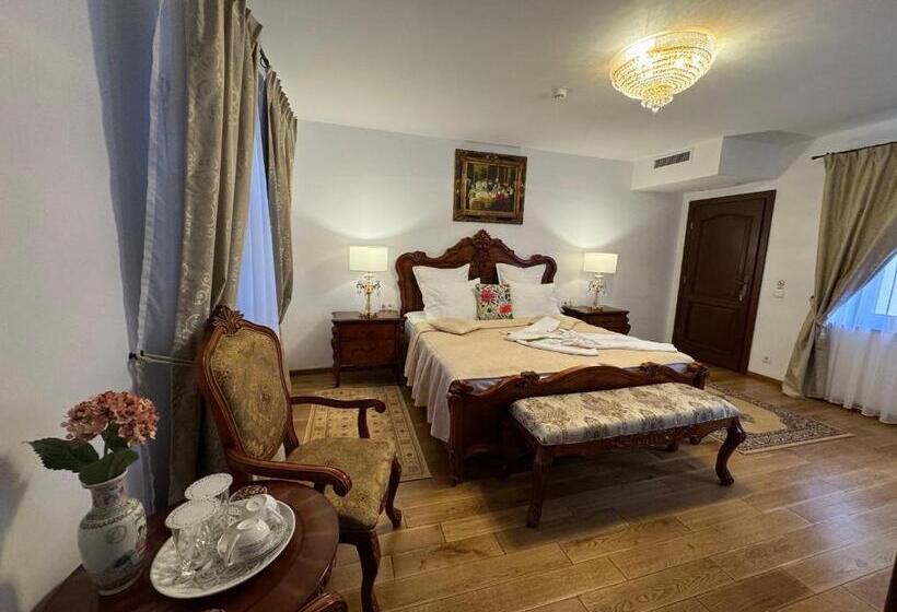 غرفة قياسية مزوَّدة بجاكوزي, Cetatea Medievala