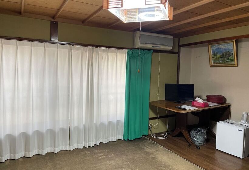 חדר בסיסי, Live Cafe Hisui No Umi