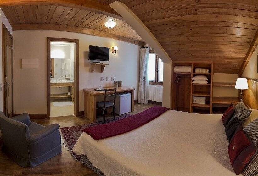 Deluxe Rum, Solar D Izabel