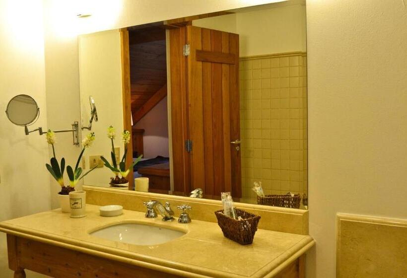 Номер Deluxe, Solar D Izabel