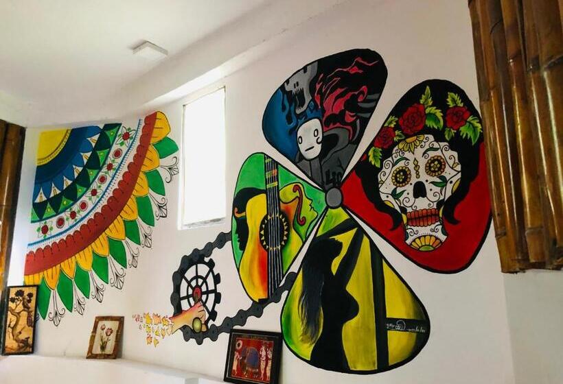 Quarto Economy, Little Folly