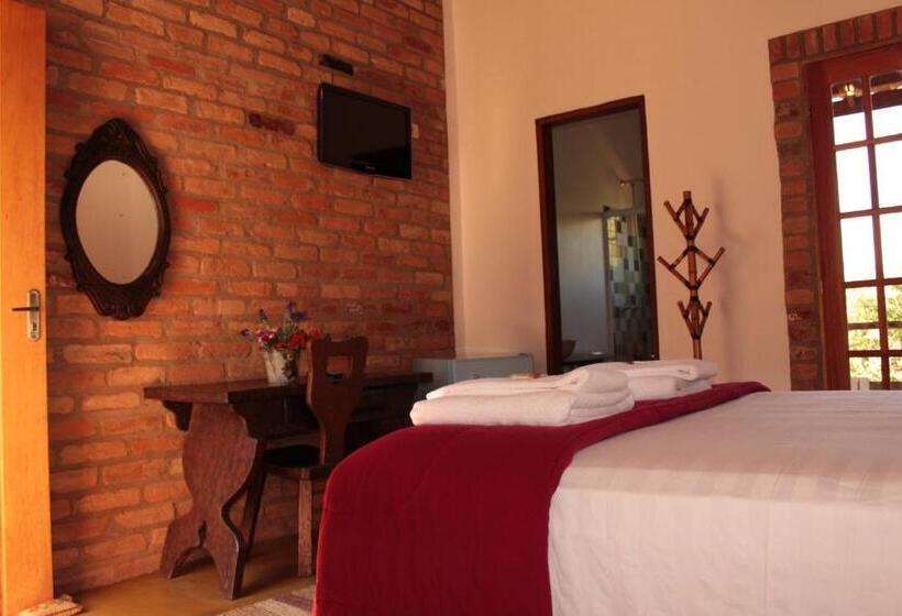 Трехместный Номер Стандарт с Балконом, Pousada Fazenda Sant’ana