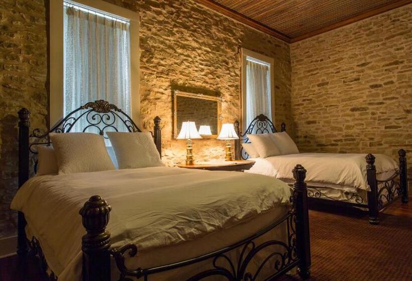 标准间, Upstairs Inn