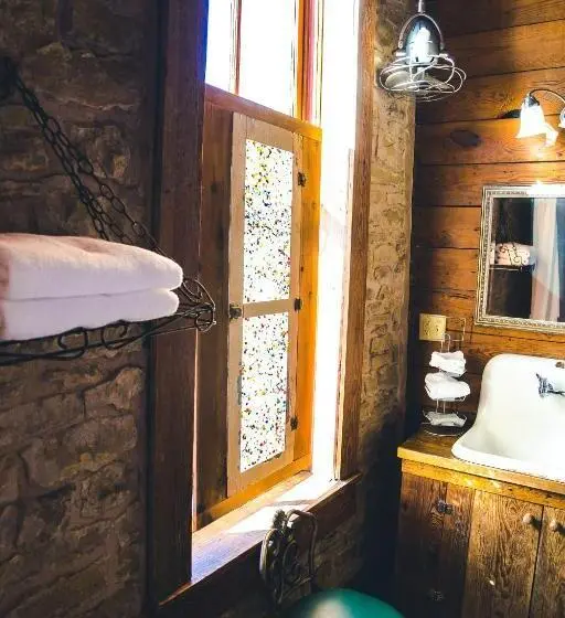 キングサイズベッドのスタンダードルーム, Upstairs Inn