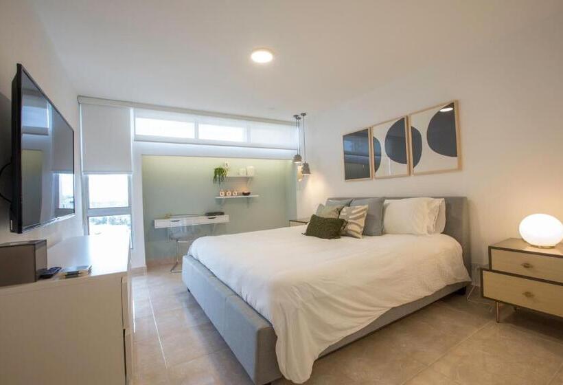 آپارتمان 1 خوابه با چشمانداز استخر, Ocean View Deluxe Suite: Pvt. Beach & Pool