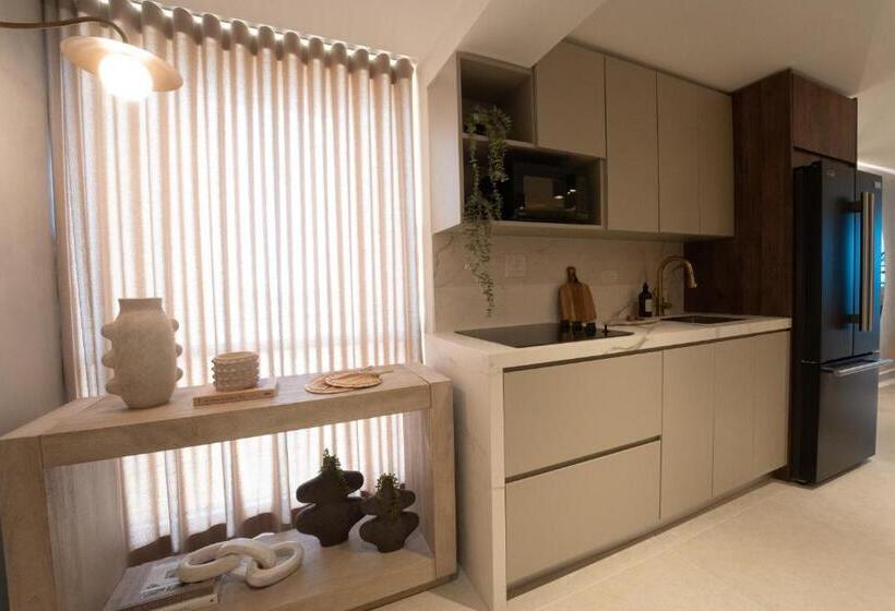 آپارتمان 1 خوابه با چشمانداز دریا, Ocean View Deluxe Suite: Pvt. Beach & Pool