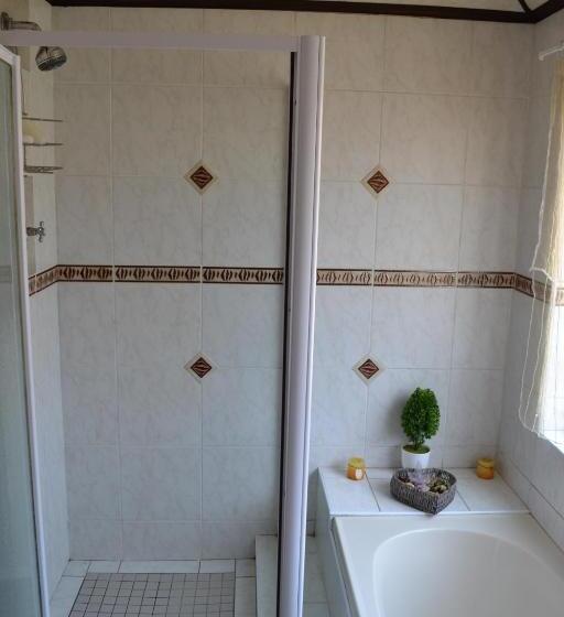 Номер Economy, Kayalako On 4th Avenue