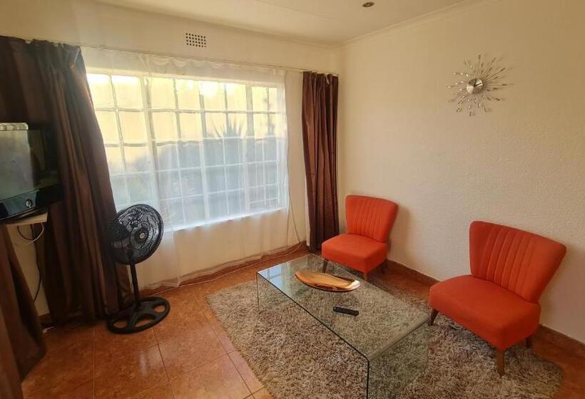 Студия Deluxe, Kayalako On 4th Avenue