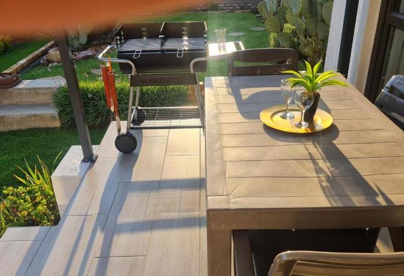 Студия Deluxe, Kayalako On 4th Avenue