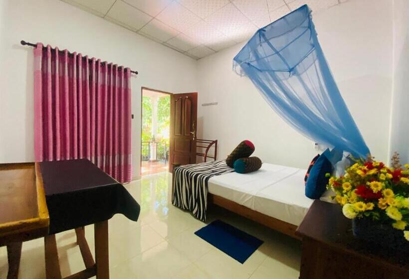 Номер Deluxe, Priyavimana Resort