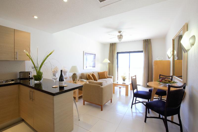 חדר בסיסי, Venesis House