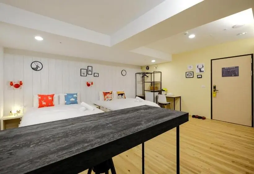 اتاق استاندارد چهار تخته, Colorfun Inn