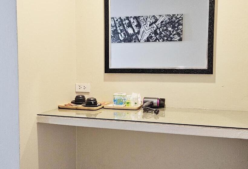 家庭套房, Pacific Residence