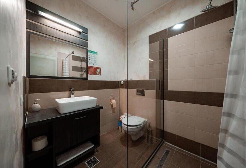 غرفة ديلوكس, Quantum House