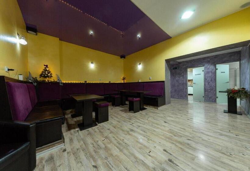 غرفة ديلوكس, Quantum House