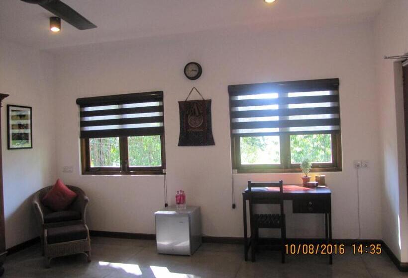 غرفة قياسية مزوَّدة بشُرفة, Zee's Garden