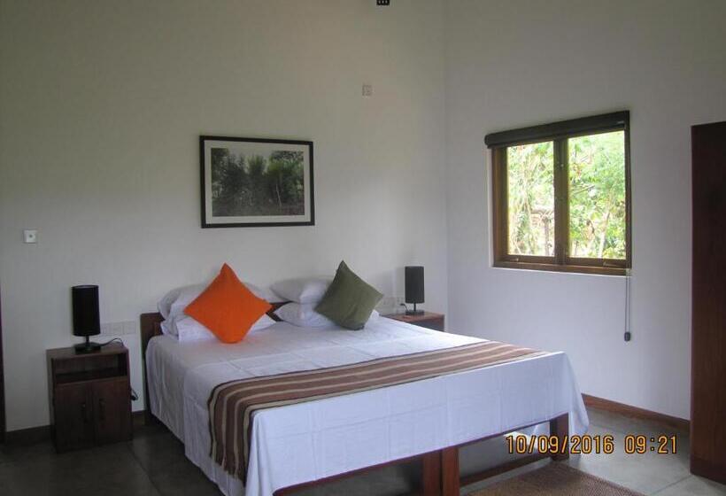 غرفة قياسية مزوَّدة بشُرفة, Zee's Garden