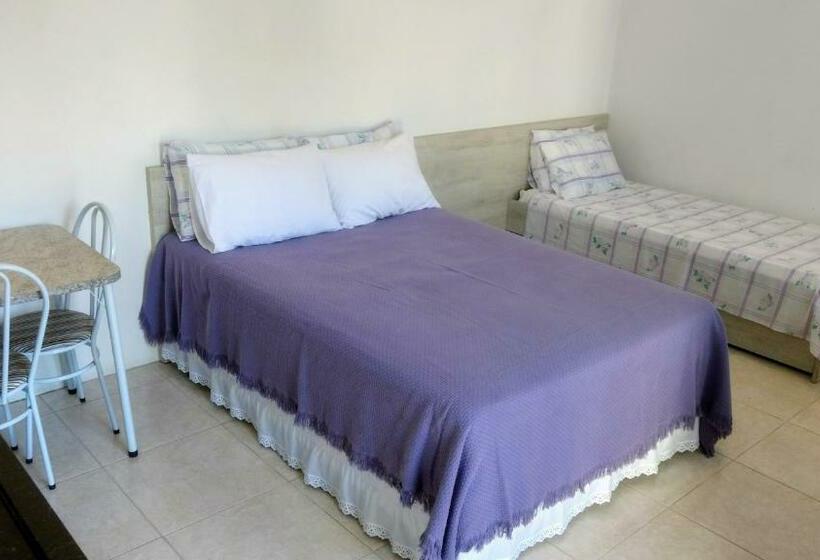 חדר משפחתי, Classe Pousada